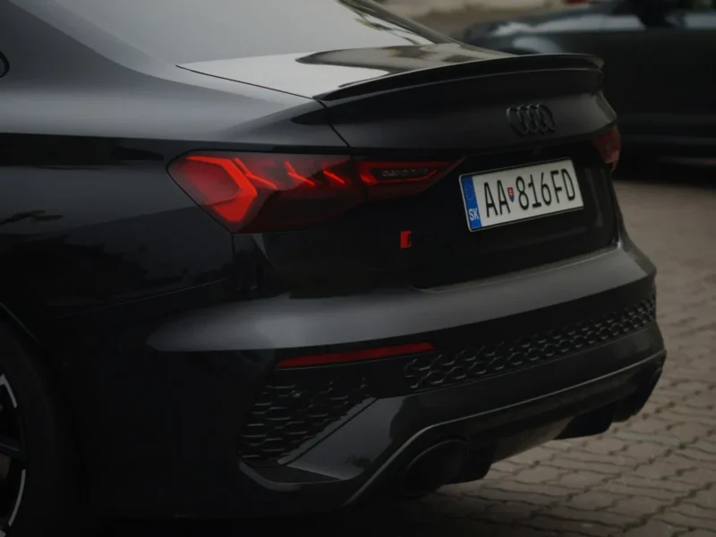 mathew-antony-qnNKtvwMNNg-unsplash